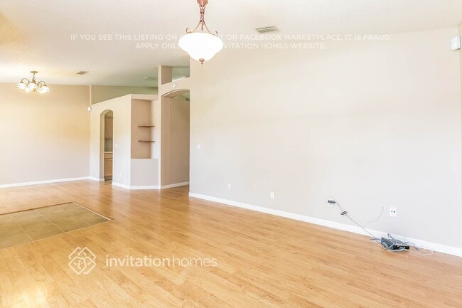 Building Photo - 949 SW California Blvd
