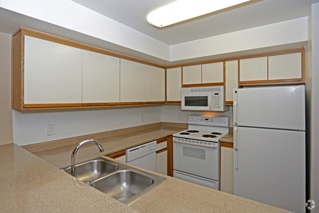 1BD, 1BA (Loft) - 970 SF - Landing at Riverlake