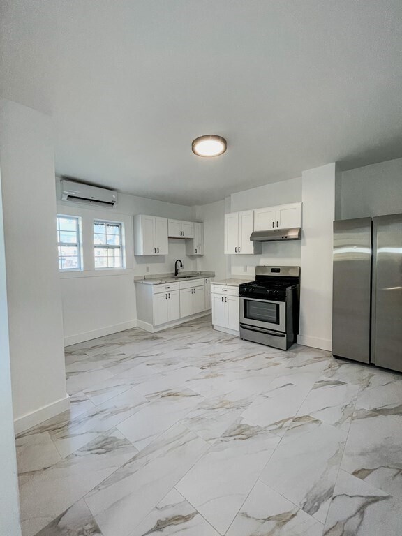 Building Photo - 46 Woodlawn St