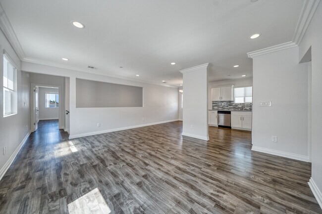 Building Photo - 4829 W 17th St