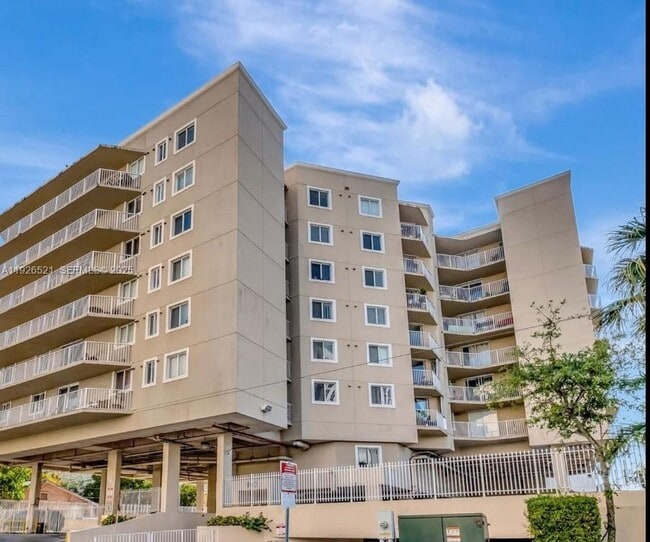 Foto del edificio - 102 SW 6th Ave