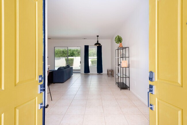 Foto del edificio - 78442 Ewarton Rd