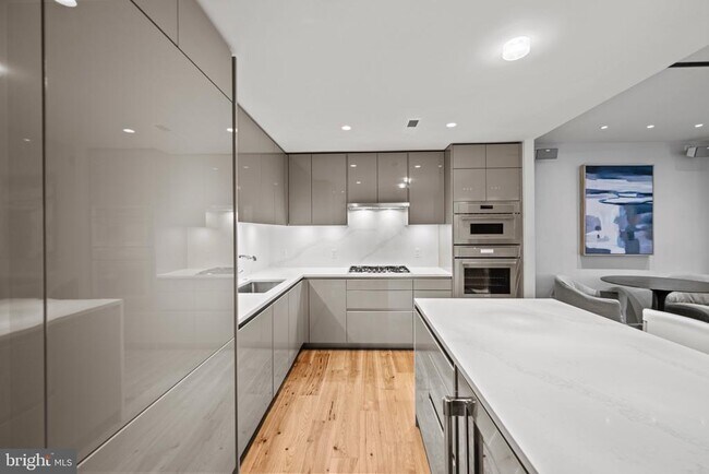 Foto del edificio - 1781 N Pierce St