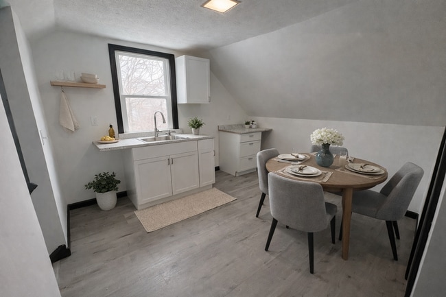 Building Photo - 3611 E 147th St