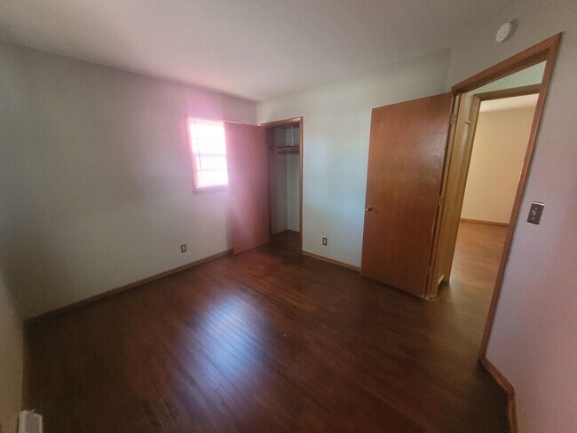 Foto del edificio - 3 Bedroom, 1.5 Bathroom home with detached...
