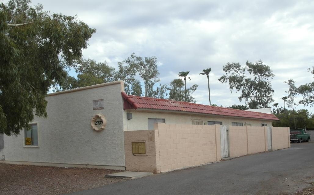 Primary Photo - 2707 E Tierra Buena Ln