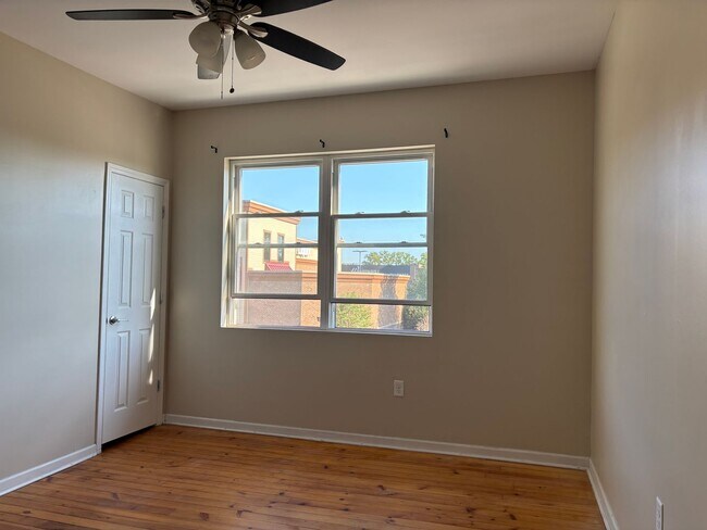 Foto del edificio - 580 Amherst St