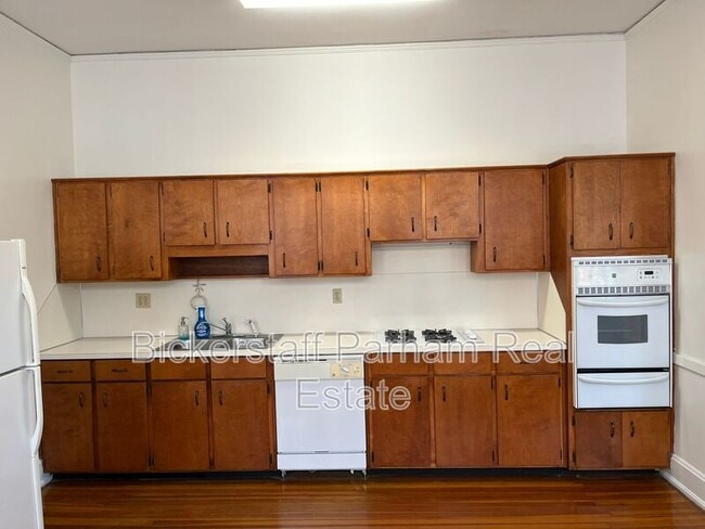 Foto del edificio - 1310 Stark Ave