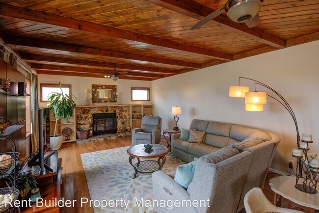 Building Photo - 4 br, 3 bath House - 9819 Tanoan Dr. NE