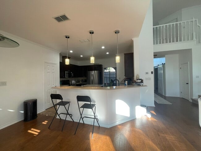 Building Photo - 6264 Lemans Dr