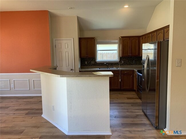 Foto del edificio - 2708 Butterfly Dr