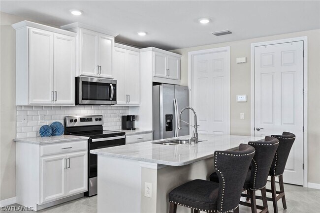 Building Photo - 14558 Edgewater Cir