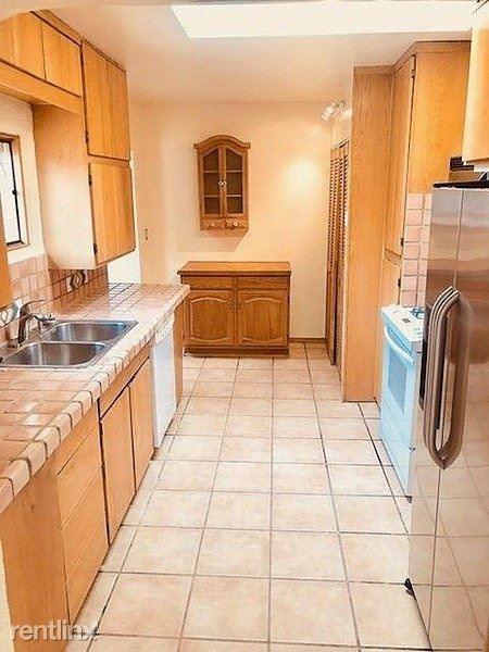 Building Photo - 3 br, 2 bath House - 2 Kings Road