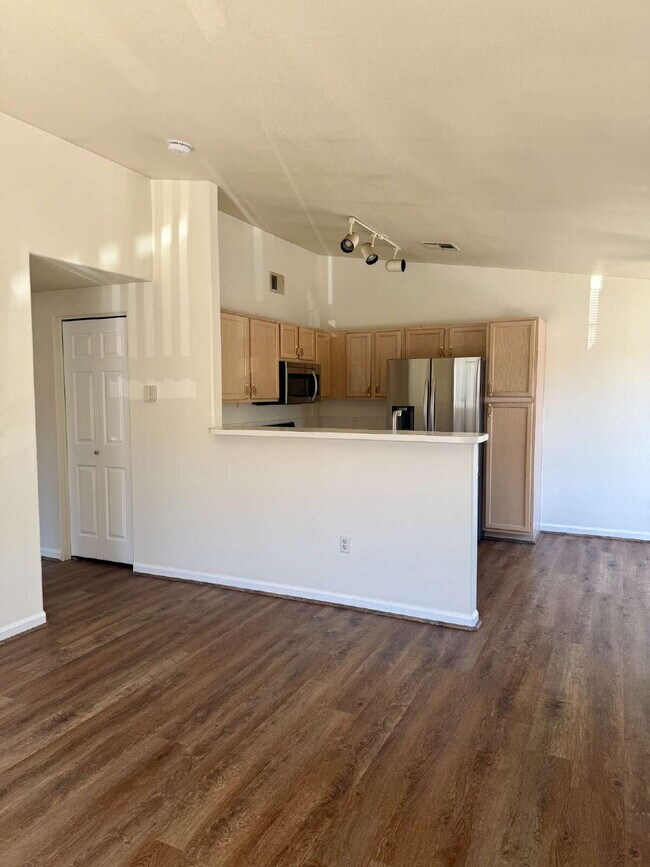 Foto del edificio - YOU WON'T WANT TO MISS OUT ON THIS CONDO!! 2 bed/ 2 bath Condo in Highlands Ranch!