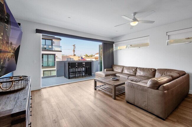 Foto del edificio - 719 Island Ct