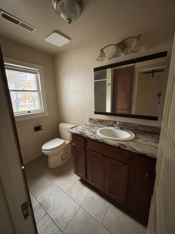 Foto del edificio - 225 River St