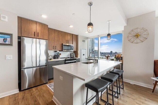 Foto del edificio - 25 Christopher Columbus Dr