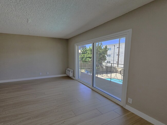 Building Photo - 14037 Oxnard St