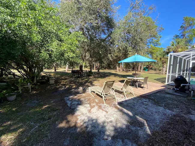 Building Photo - 5540 Allamanda Ave