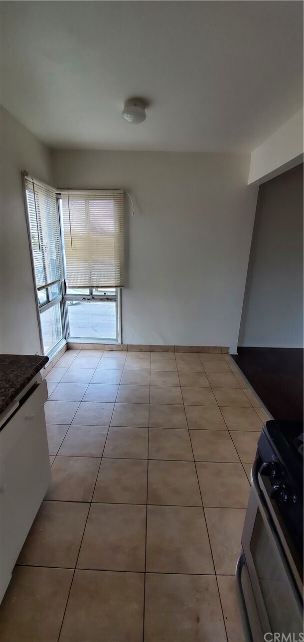 Foto del edificio - 925 Larch St