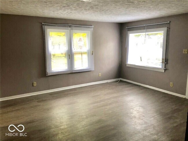 Foto del edificio - 1502 W 23rd St