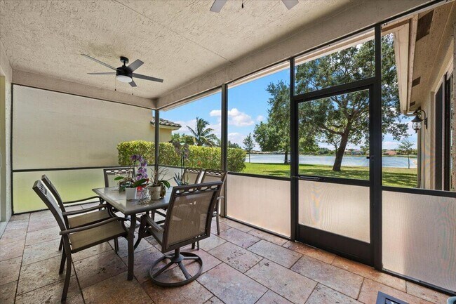 Foto del edificio - 1575 Newhaven Point Ln