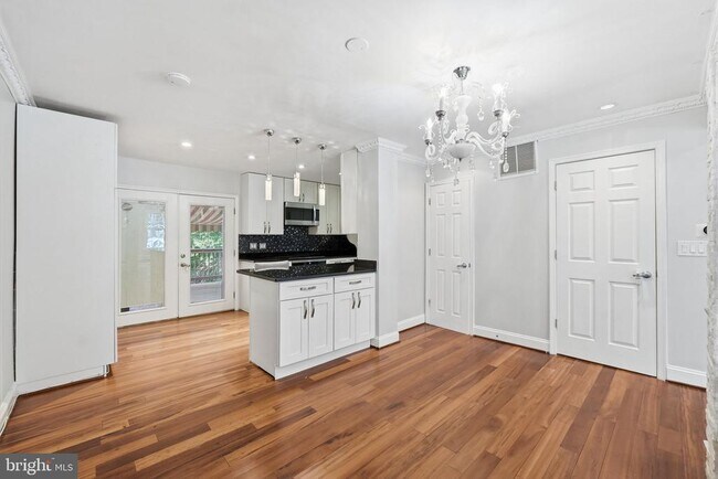 Building Photo - 8562 Tyrolean Way