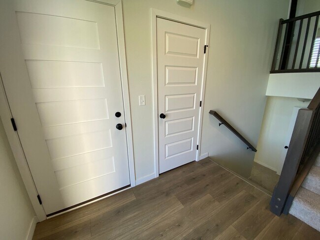 Foto del edificio - 3 bed, 2.5 bath South Fargo Home For Rent!
