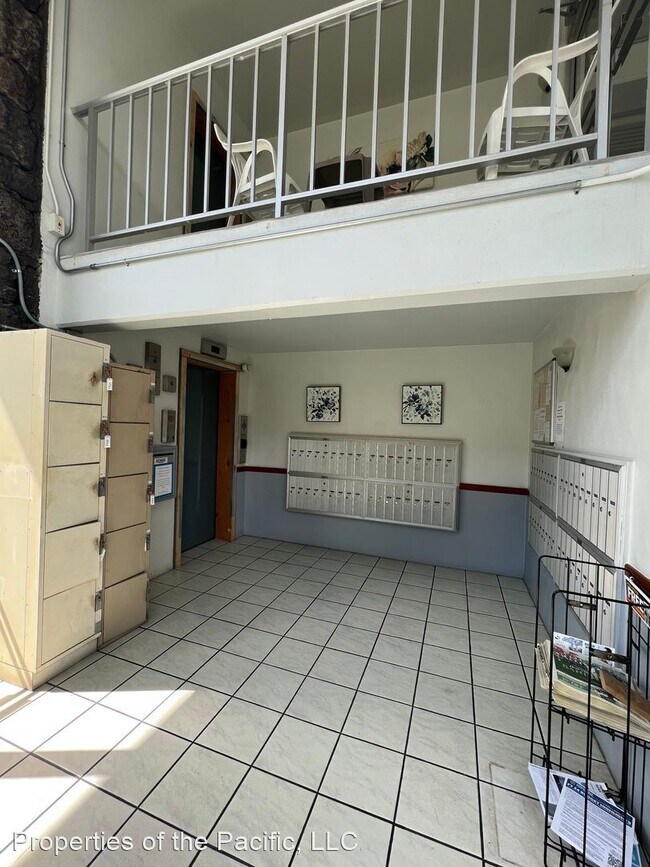 Building Photo - 1 br, 1.5 bath House - 1333 Heulu Street, ...