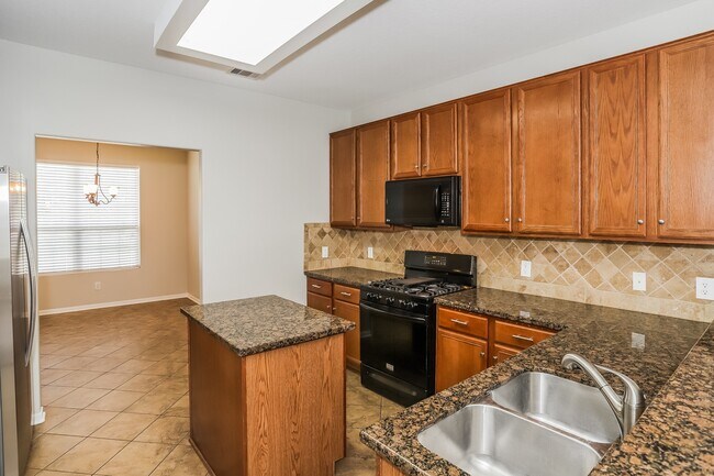 Foto del edificio - 19615 Hardwood Ridge Tr