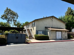 Building Photo - 1007 E Deodar St