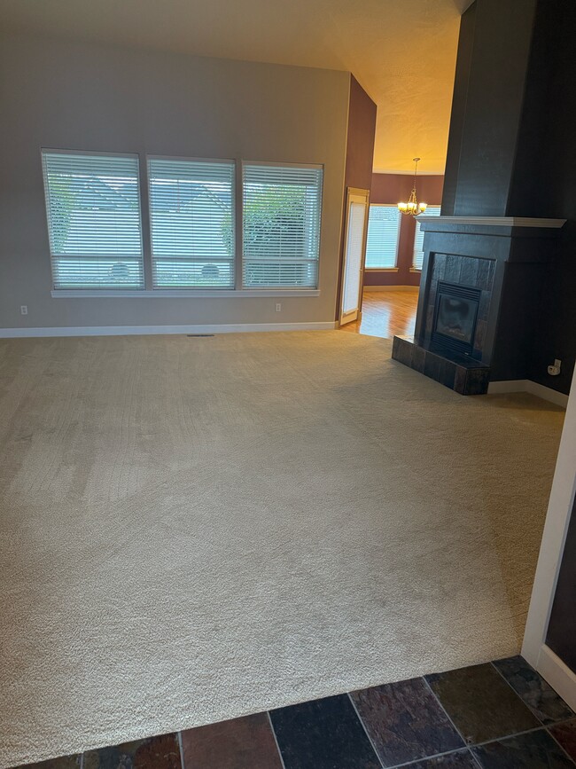 Foto del edificio - 150 Skyhawk Dr