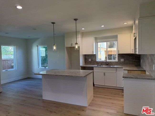 Foto del edificio - 1546 S Ogden Dr