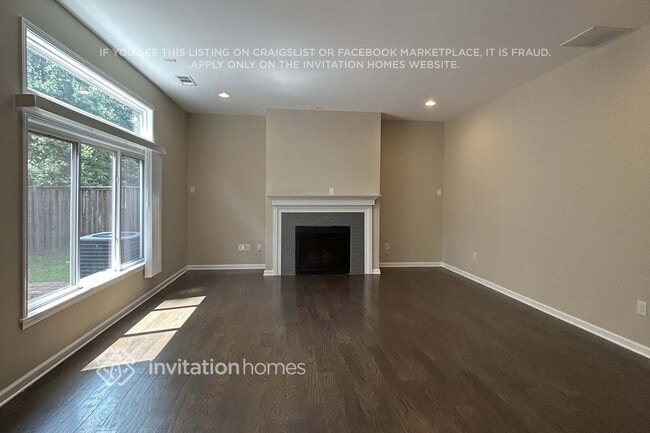 Building Photo - 2424 Steinbeck Ln
