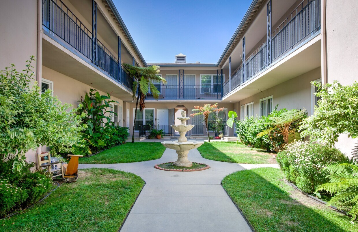 Primary Photo - 11510 Cumpston St
