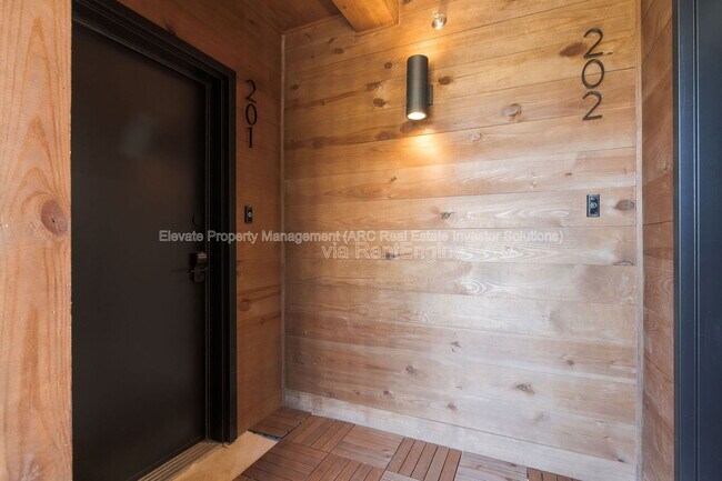 Building Photo - 844 NW 43rd St