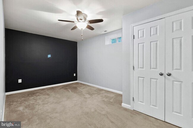 bedroom 1 - 1560 Byron Ct