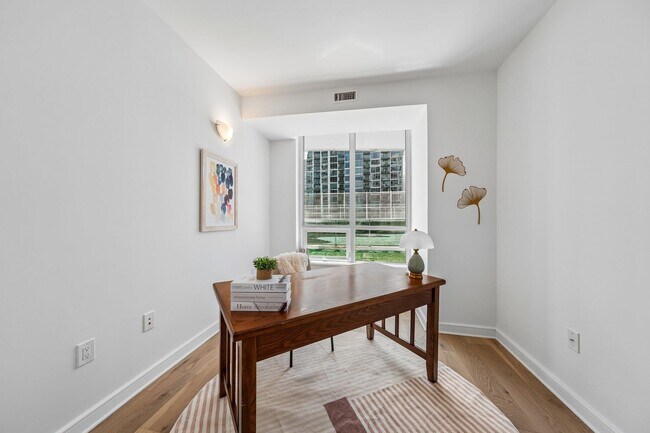Foto del edificio - 1 Shore Ln
