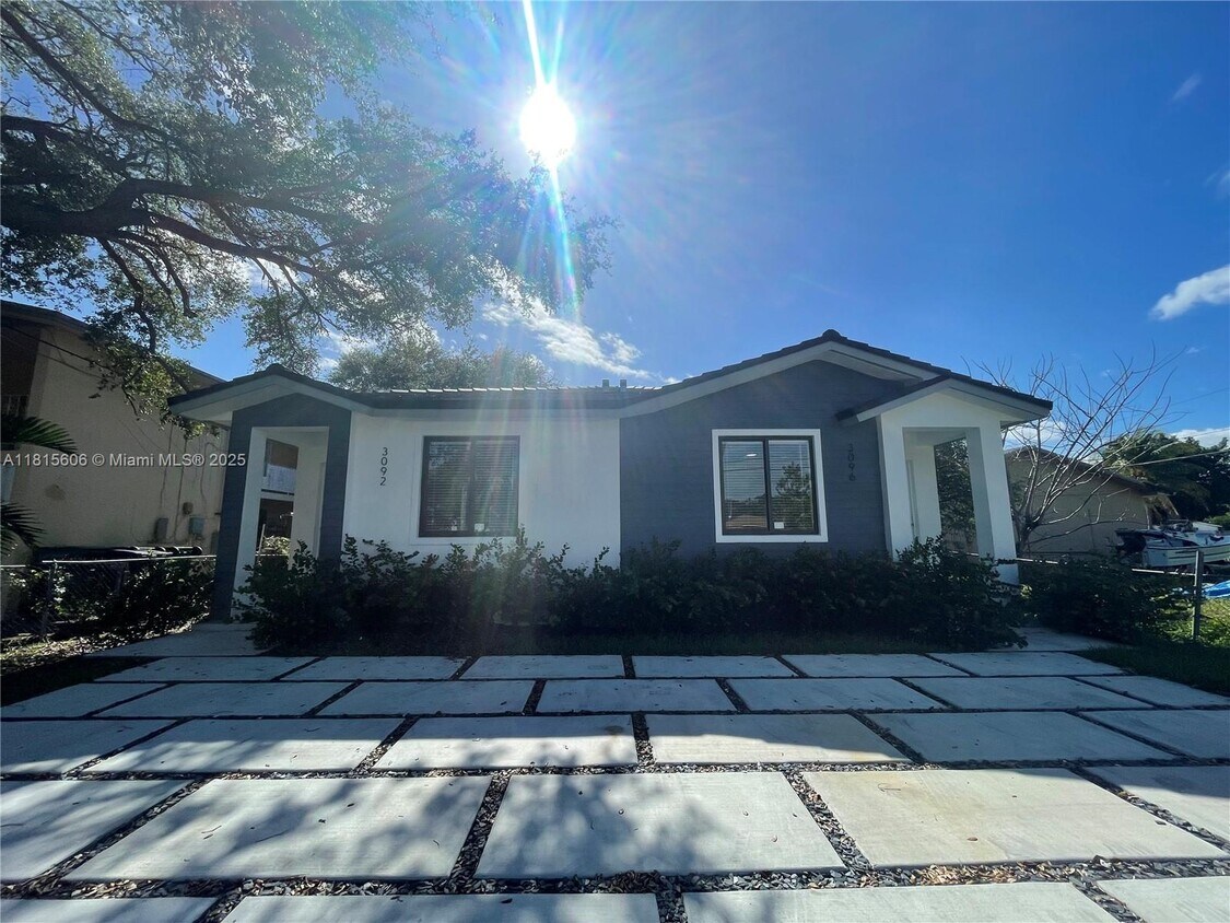 Primary Photo - 3096 NW 27th St