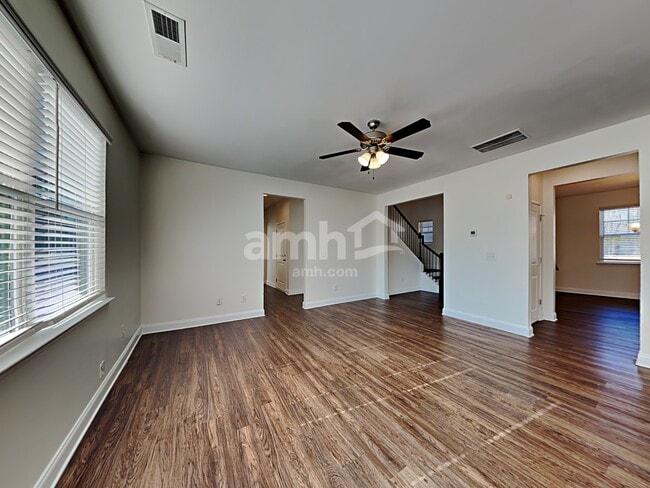 Foto del edificio - 3337 Okelly Dr