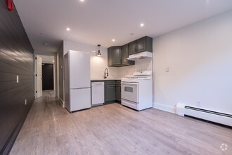 Building Photo - 32 Cargill St
