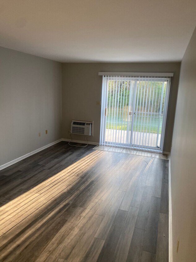 Primary Photo - UPDATED NEW 2 story, 2 private BR, 1 1/2 b...