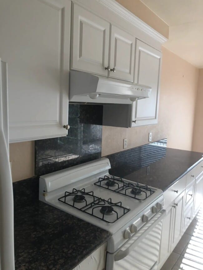 Building Photo - 3690 Spyglass Way