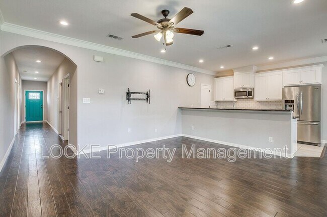 Foto del edificio - 5100 Curzon Ave