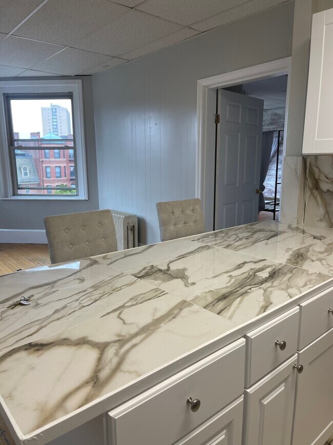 Foto del edificio - 879 Beacon St