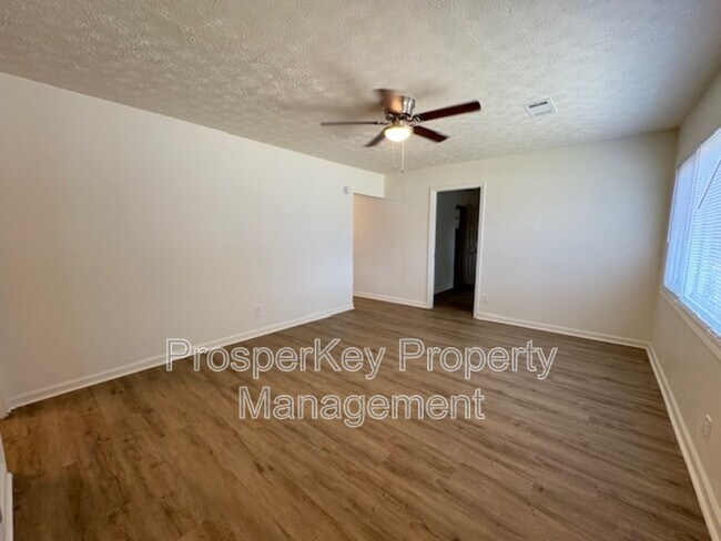 Foto del edificio - 5205 Cochran Ave