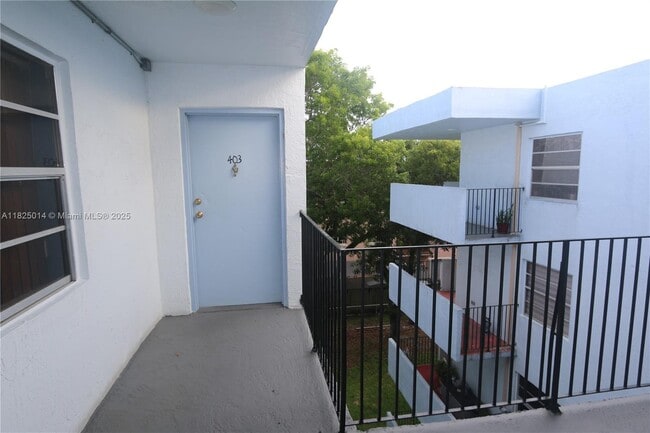 Building Photo - 1221 SW 122nd Ave