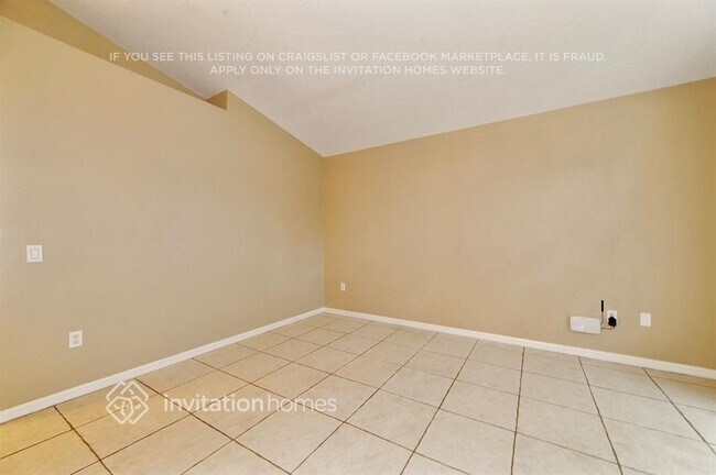 Building Photo - 3049 Castle Rock Cir