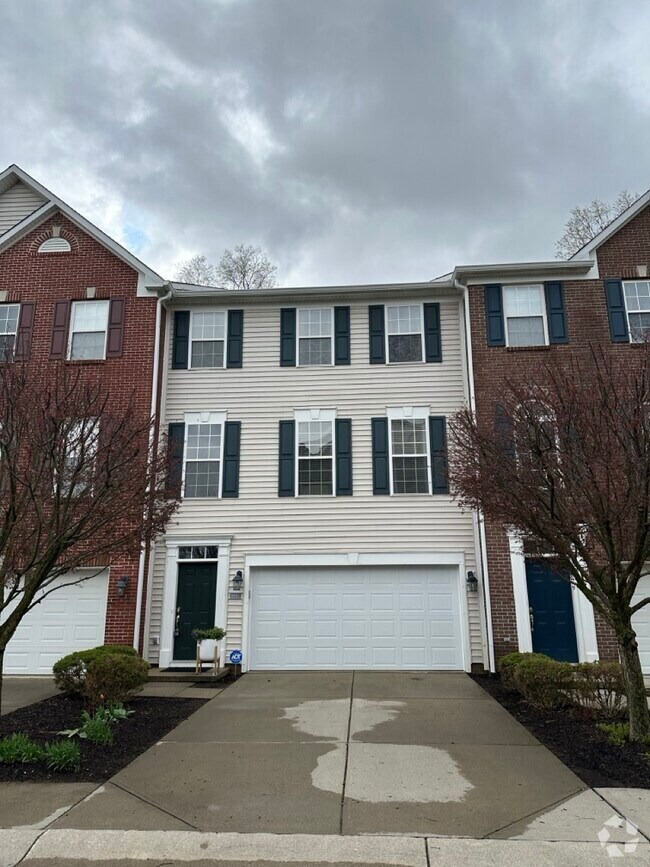 Hearth Stone Apartments for Rent with Hardwood Floors Indianapolis