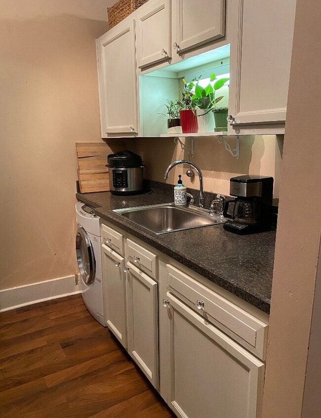 Foto del edificio - 124 E Oak St